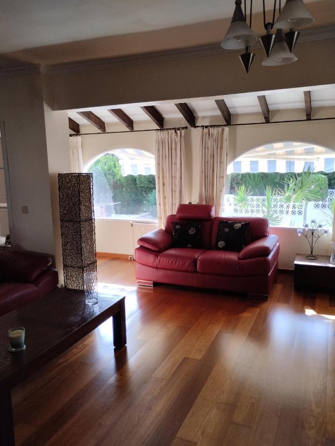 El Romarel Bed & Breakfast ลาลฟาส เดล ปี ภายนอก รูปภาพ